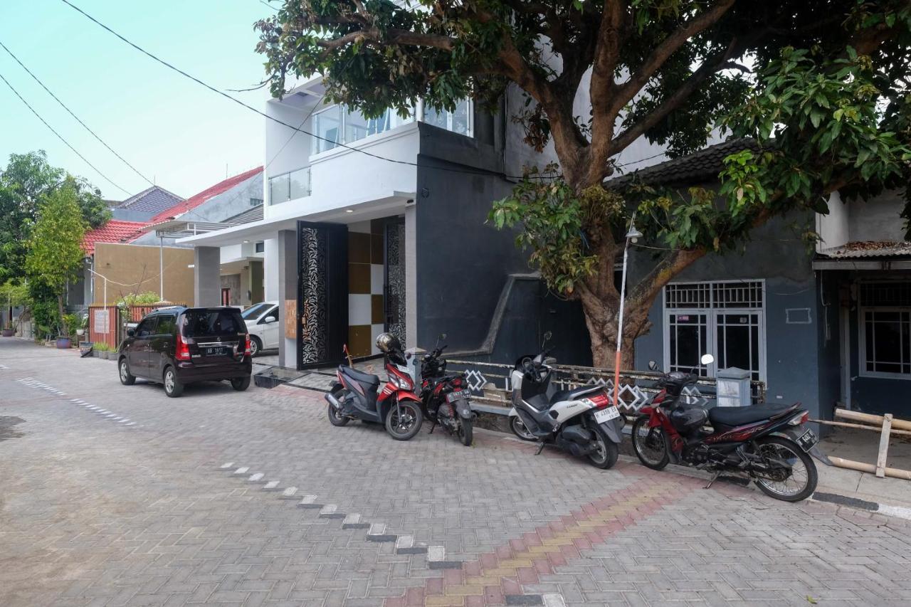 מלון Alastuwo Reddoorz Syariah @ Tlogosari Semarang מראה חיצוני תמונה